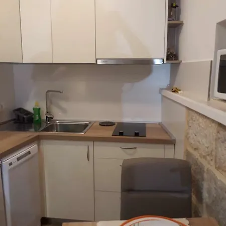 아파트 Few Steps From The Old Town